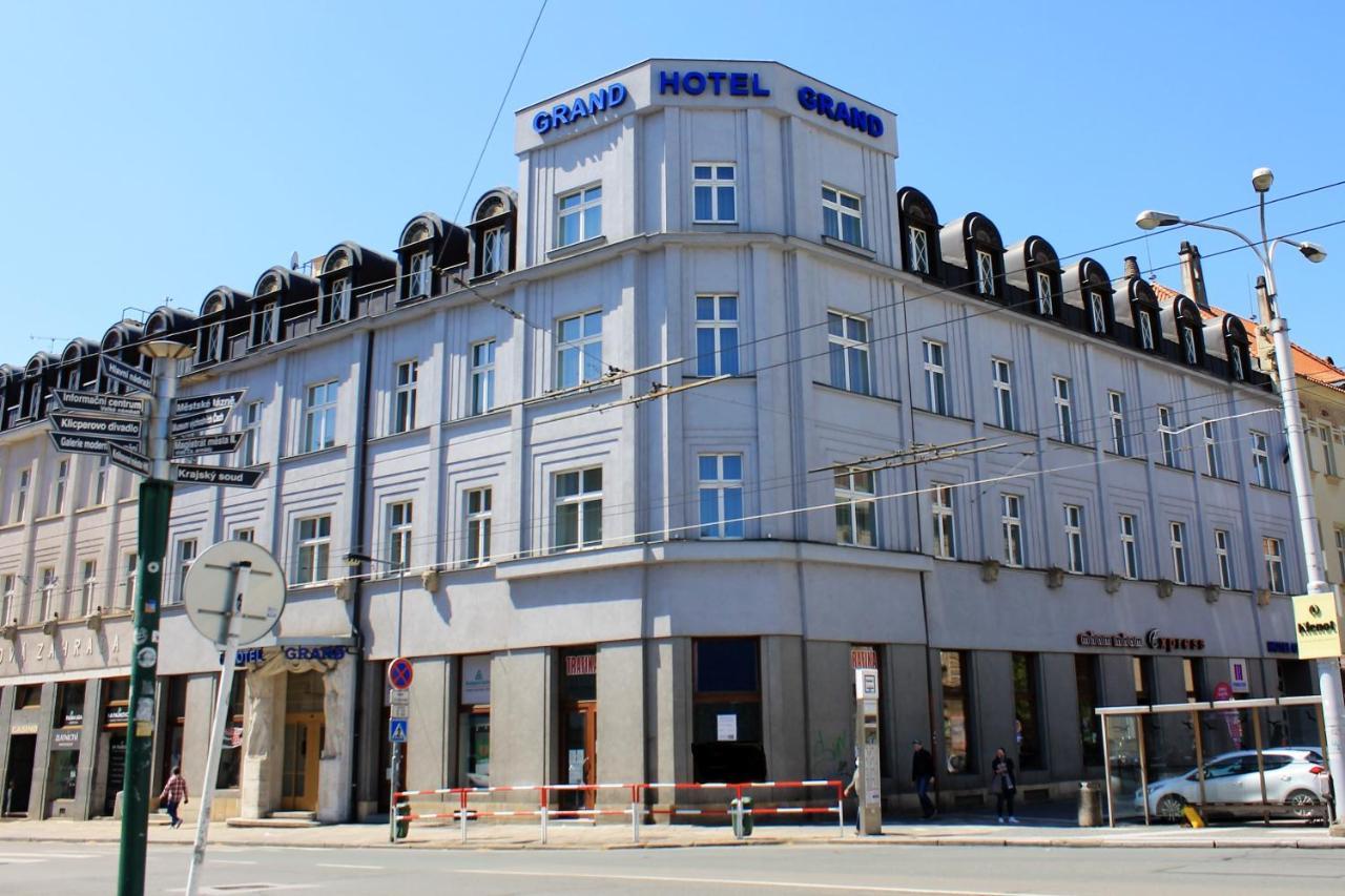 Hradec Králové Hotel Grand מראה חיצוני תמונה